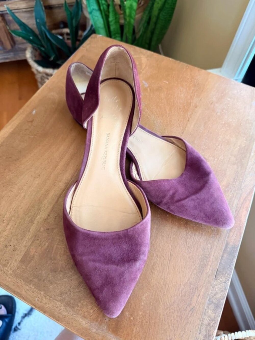 Banana Republic Burgundy Suede Ballet Flats size 9.5